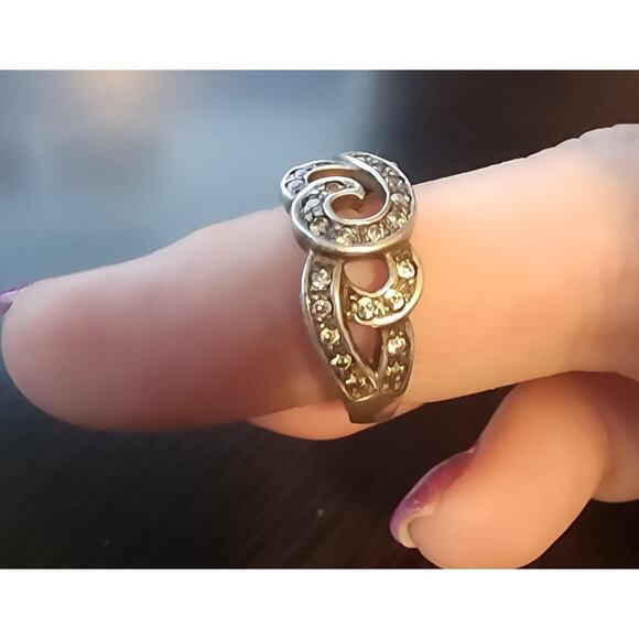 Elegant Sterling Silver Ring with Cubic Zirconia Gemstones Size US 7.5 - Picture 5 of 6